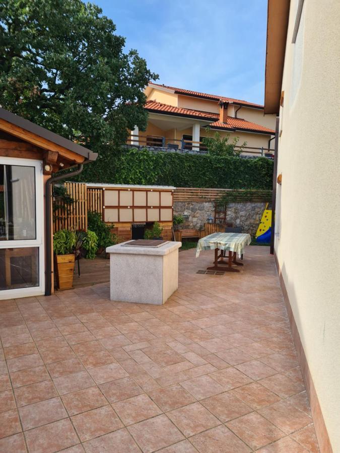 Hisa Idej Apartment Sezana Bagian luar foto