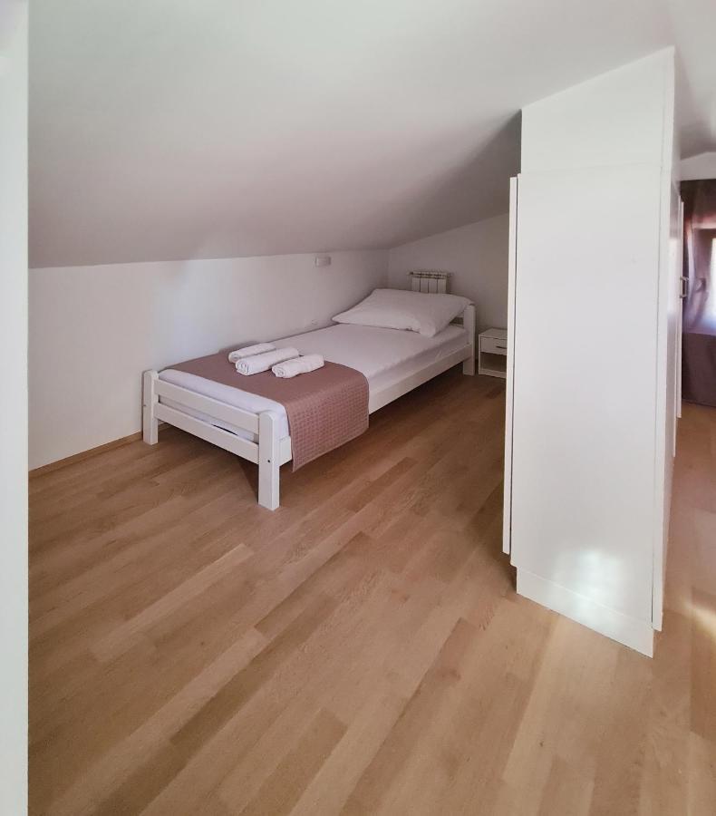 Hisa Idej Apartment Sezana Bagian luar foto