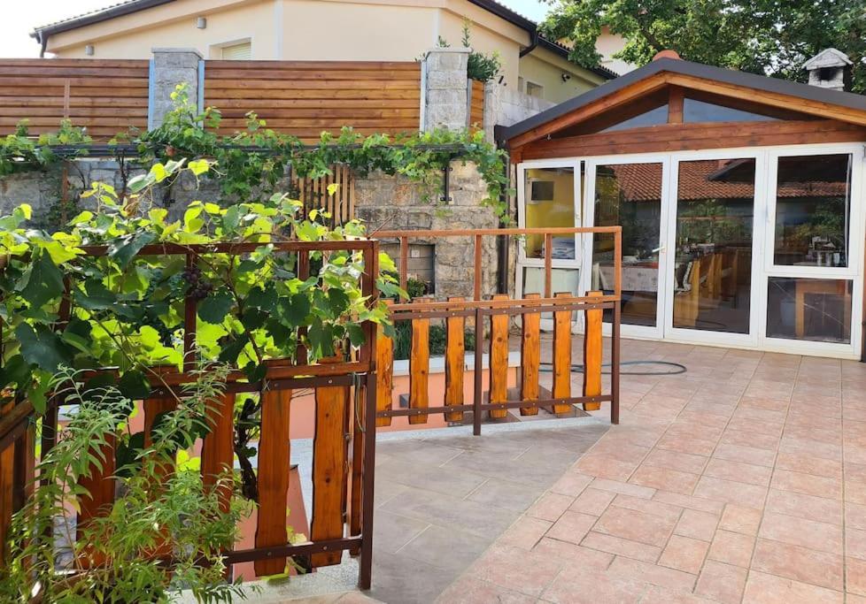 Hisa Idej Apartment Sezana Bagian luar foto