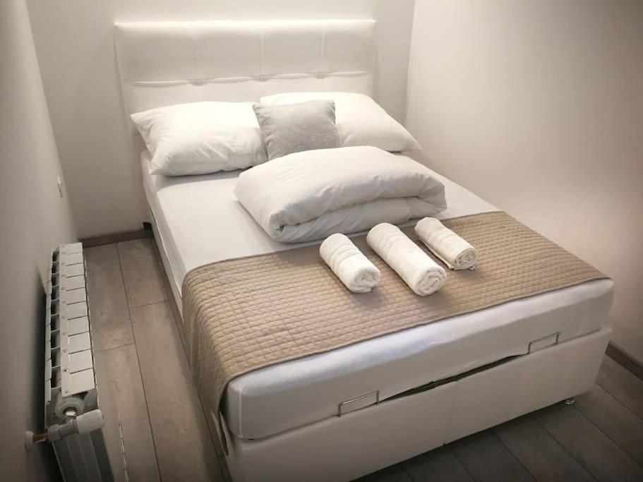 Hisa Idej Apartment Sezana Bagian luar foto