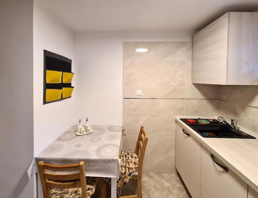 Hisa Idej Apartment Sezana Bagian luar foto